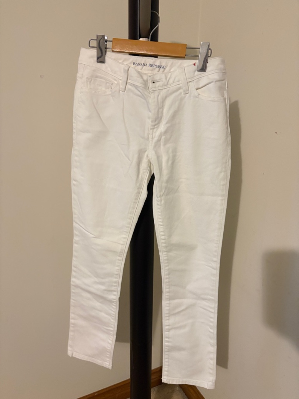 Banana Republic Women’s White Skinny Jeans